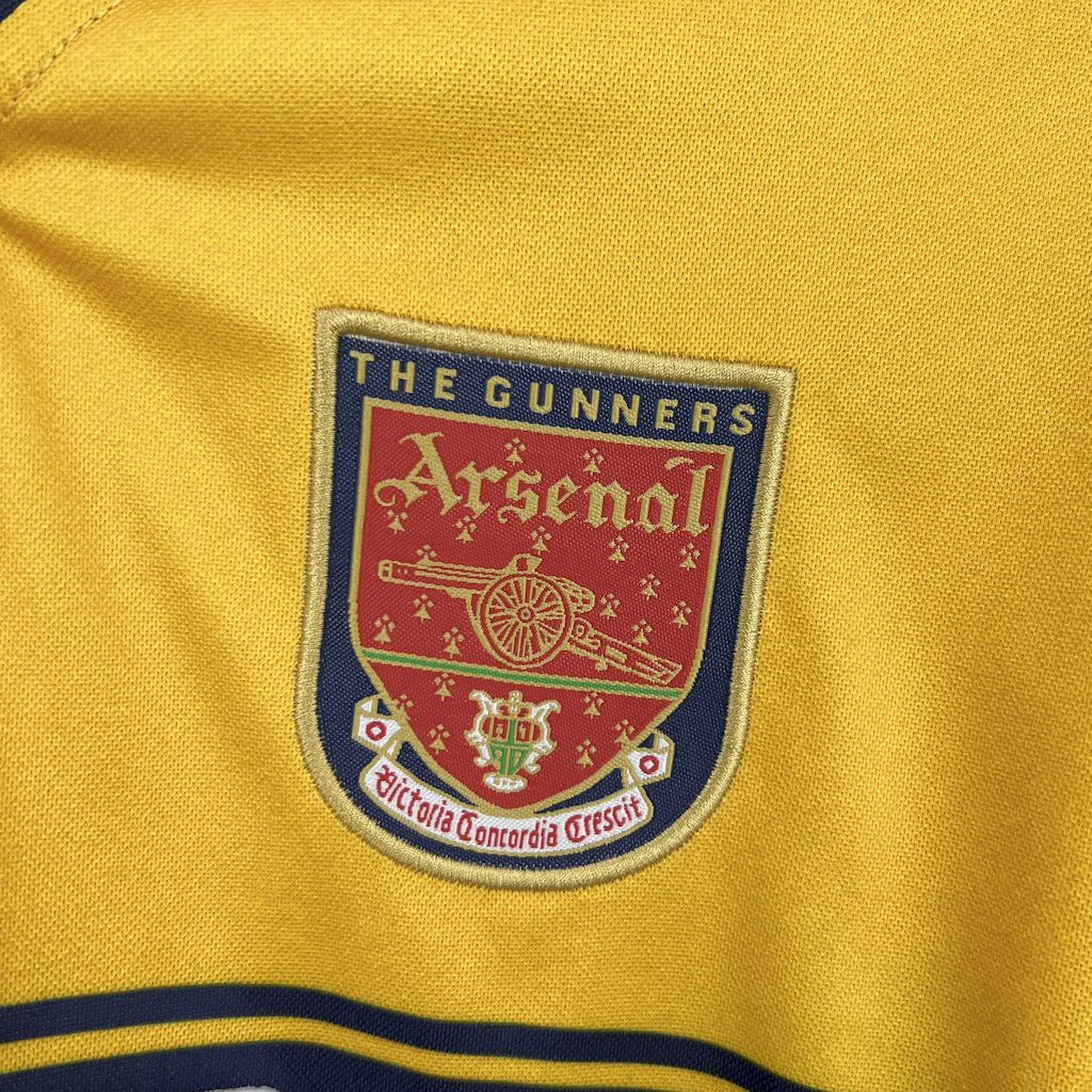 2024112514204582.jpg Retro Arsenal 1997/99 Away Jersey - Image 6