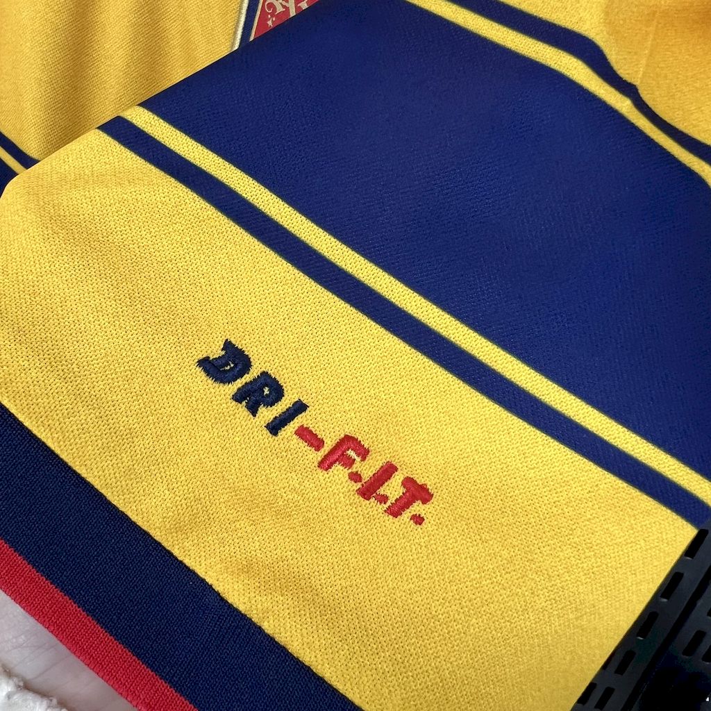 2024112514204742.jpg Retro Arsenal 1997/99 Away Jersey - Image 5