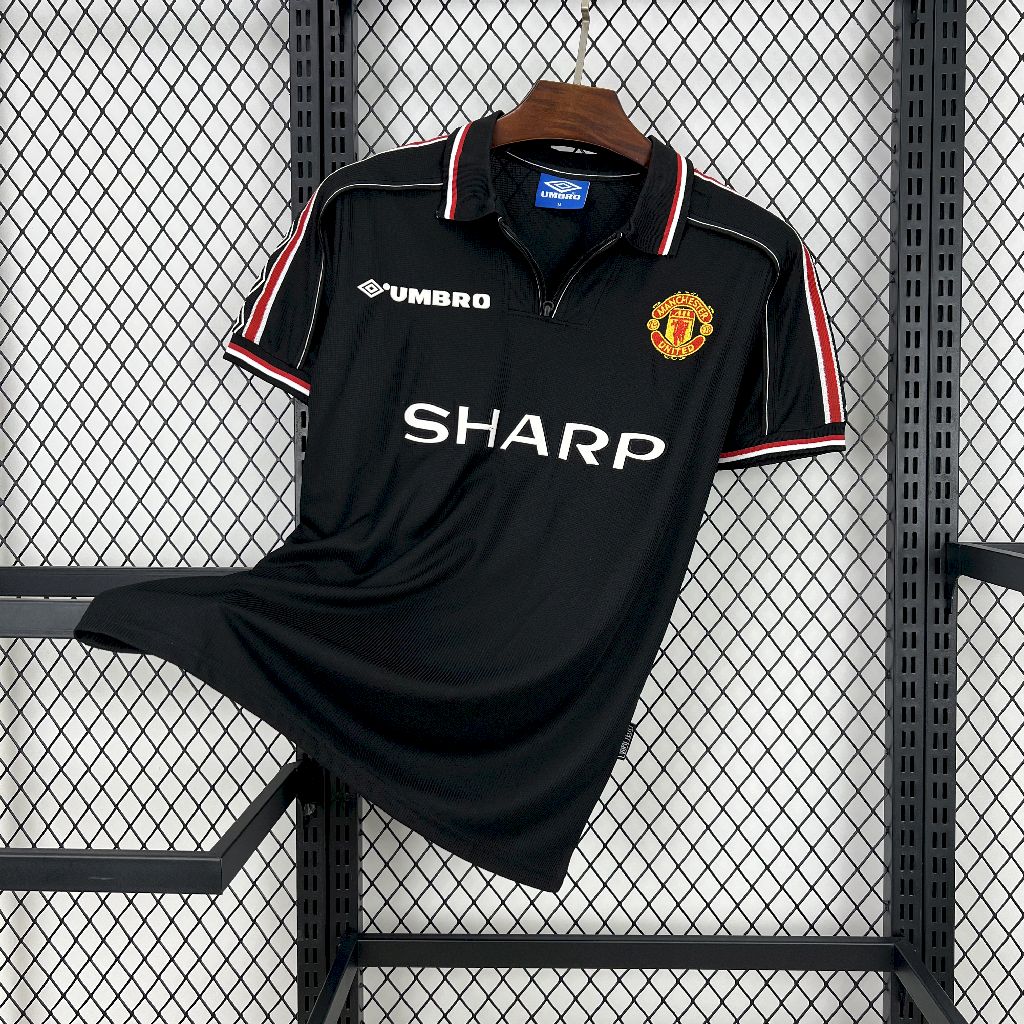 2024120312474614.jpg Retro Manchester United 1998/99 Away Jersey - Image 1