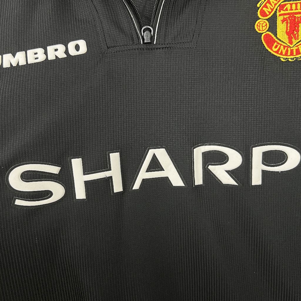 2024120312475518.jpg Retro Manchester United 1998/99 Away Jersey - Image 6