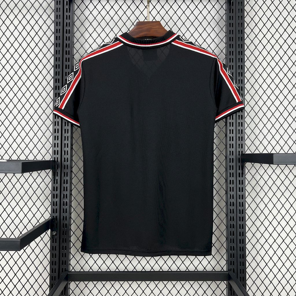 2024120312480638.jpg Retro Manchester United 1998/99 Away Jersey - Image 2
