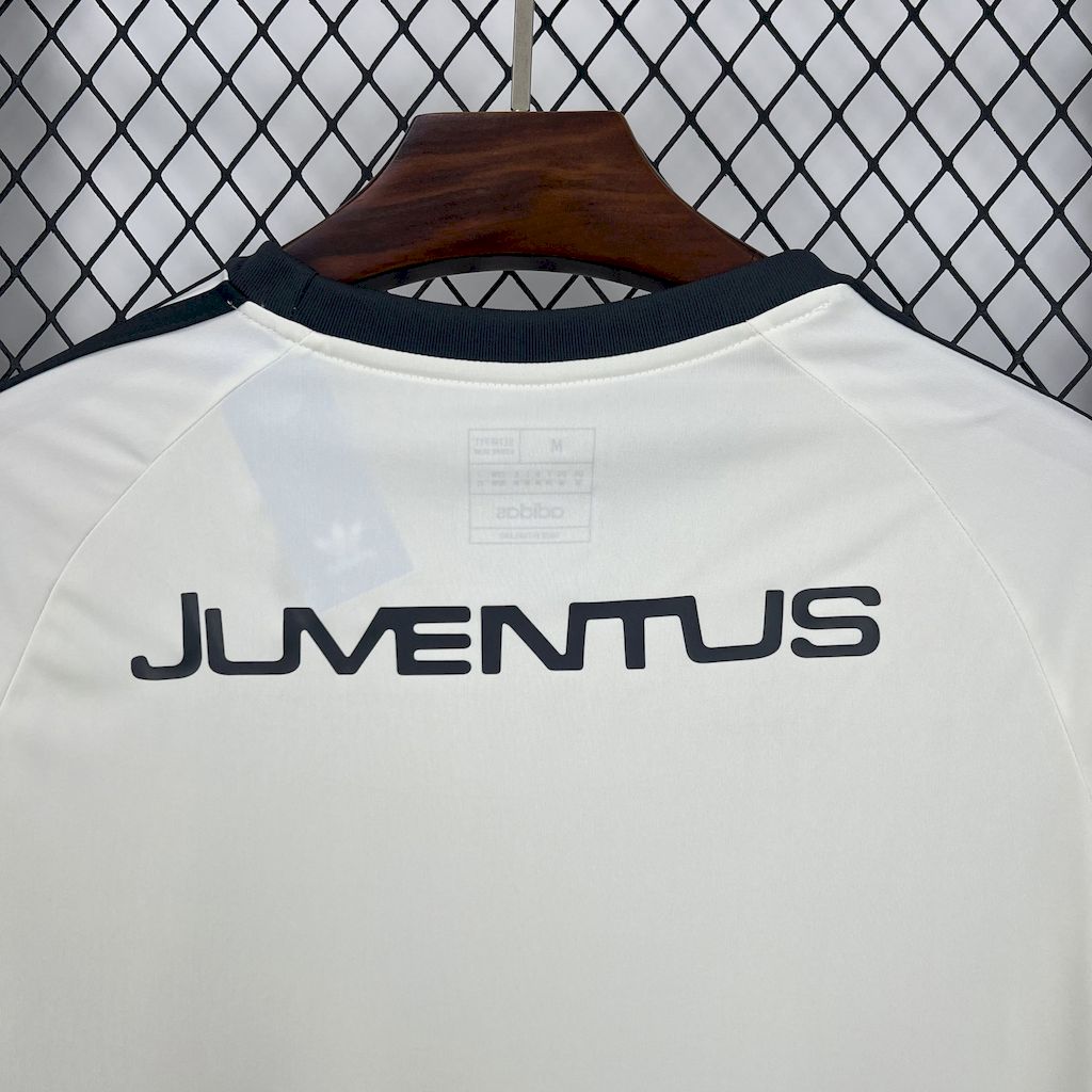 2024120513531755.jpg Mens Juventus 2024/25 3 Stripes Originals Jersey - Image 3