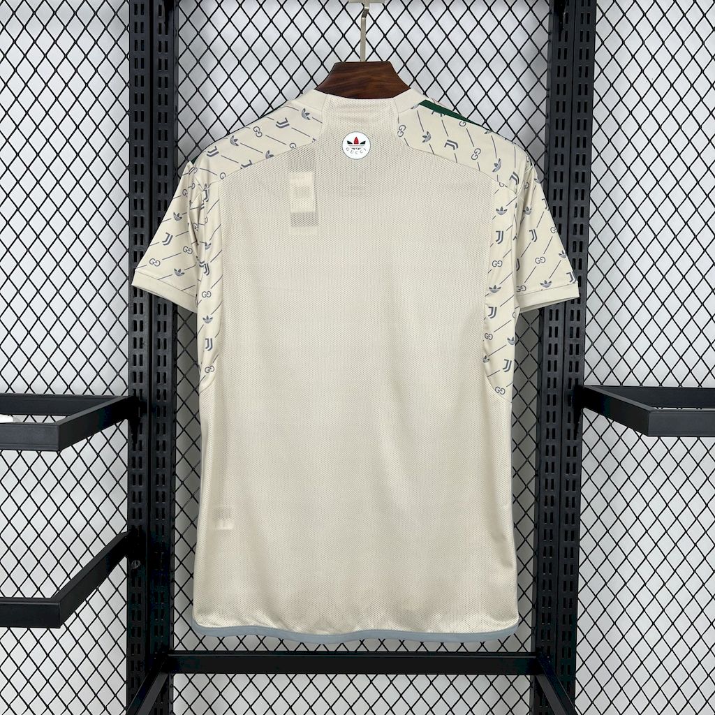 2024120513533882.jpg Mens Juventus 2024/25 Gucci Joint Edition Jersey - Image 2