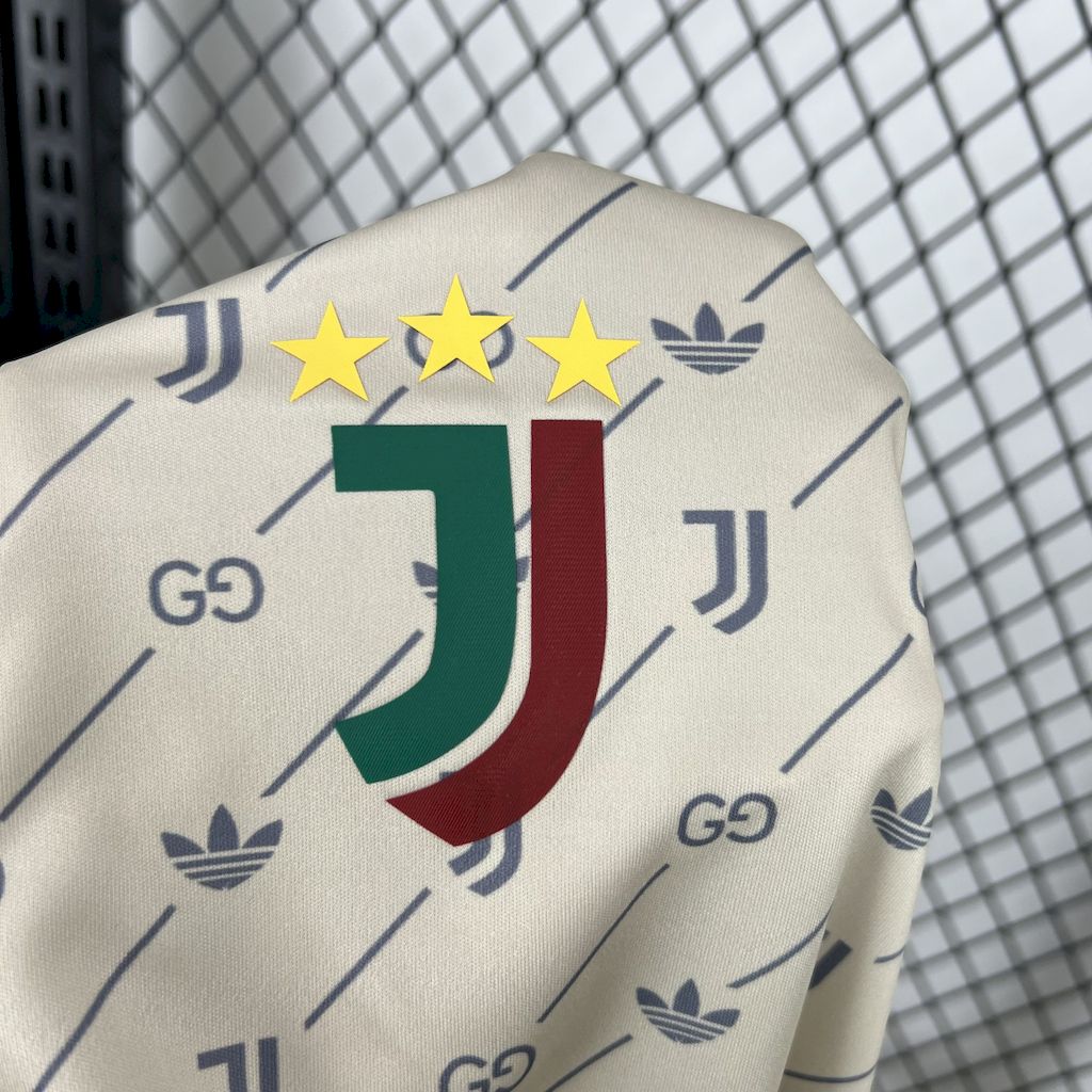 2024120513534642.jpg Mens Juventus 2024/25 Gucci Joint Edition Jersey - Image 3