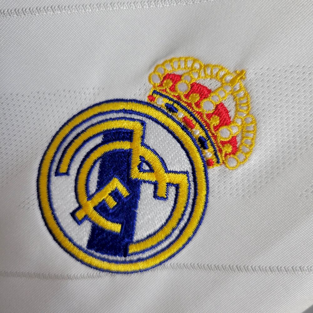 2025022506524534.jpg Retro Real Madrid 2017/18 Home Jersey - Image 10