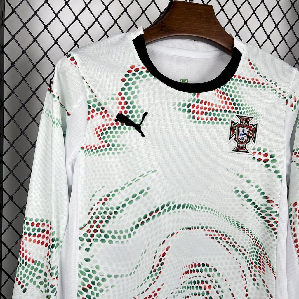 2025030515290313.jpg Kids Portugal 2025/26 Away Long Sleeve Kit - Image 5