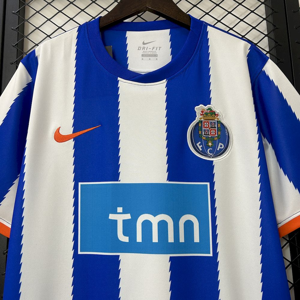 202503290445095.jpg Retro FC Porto 2010/11 Home Jersey - Image 5