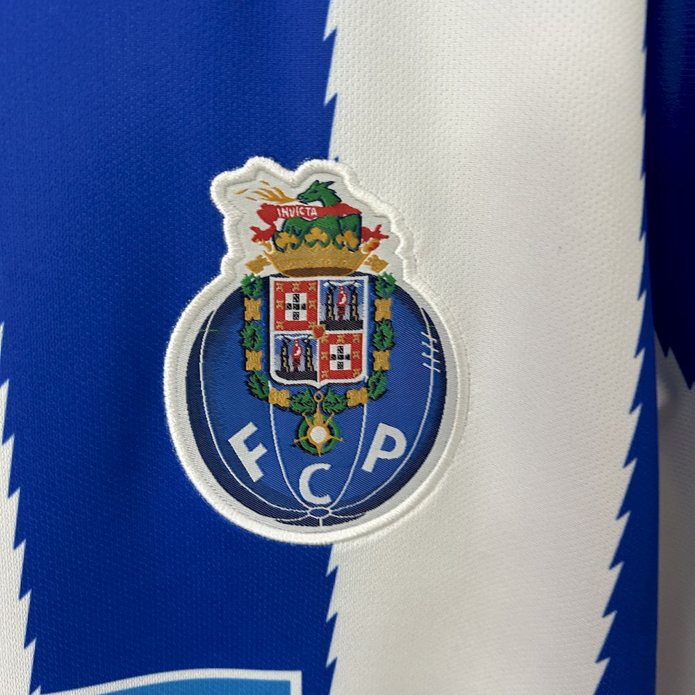 202503290445129.jpg Retro FC Porto 2010/11 Home Jersey - Image 4