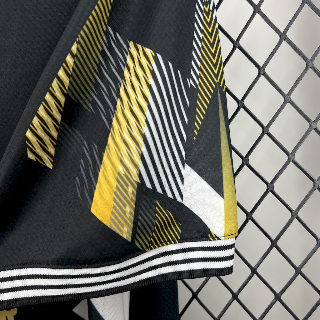 2025032919022783.jpg Mens Real Madrid 2025/26 Retro Special Edition Jersey - Image 4