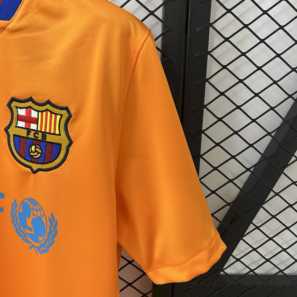 2025040113300892.jpg Retro Barcelona 2006/07 Away Jersey - Image 3