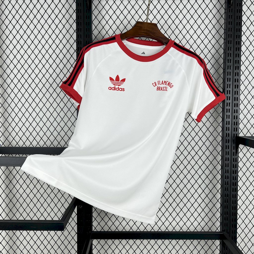 2025040115021355.jpg Retro Flamengo 1981 Away Jersey - Image 1