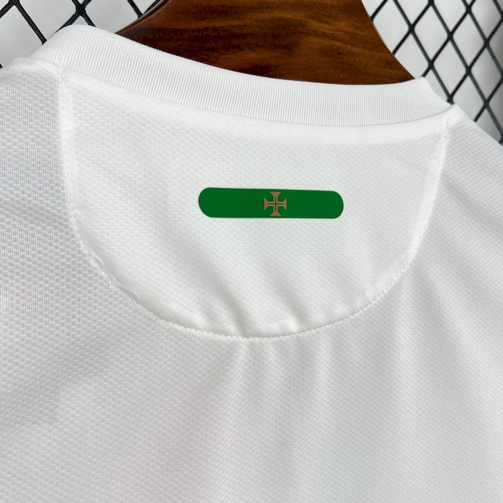 202504111331586.jpg Retro Portugal 2010 Away Jersey - Image 3