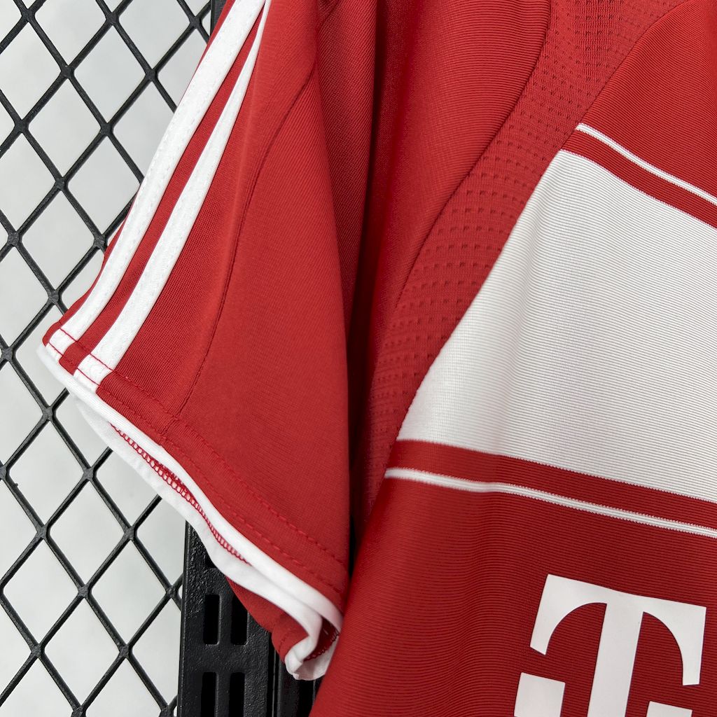 2025041708470792.jpg Retro Bayern Munich 2007/08 Home Jersey - Image 11
