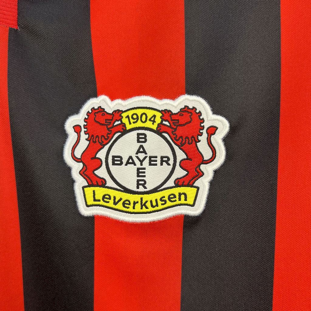 2025041913004812.jpg Retro Bayer 04 Leverkusen 2000/01 Home Jersey - Image 6