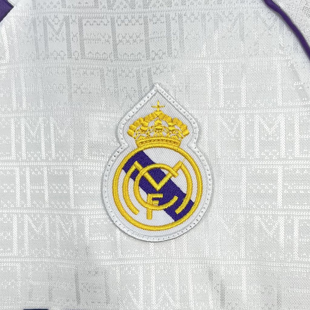 2025042112591989.jpg Retro Real Madrid 1990/92 Home Jersey - Image 5