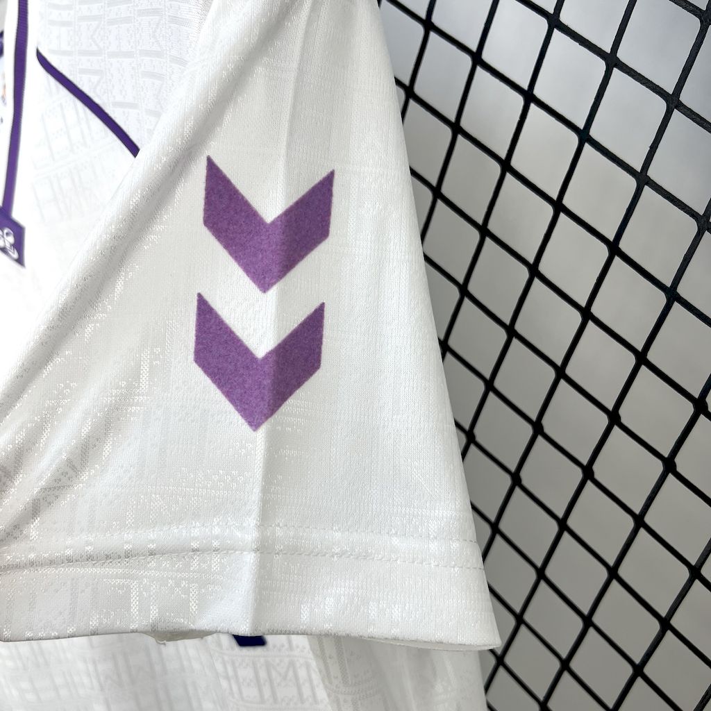 2025042112592188.jpg Retro Real Madrid 1990/92 Home Jersey - Image 3