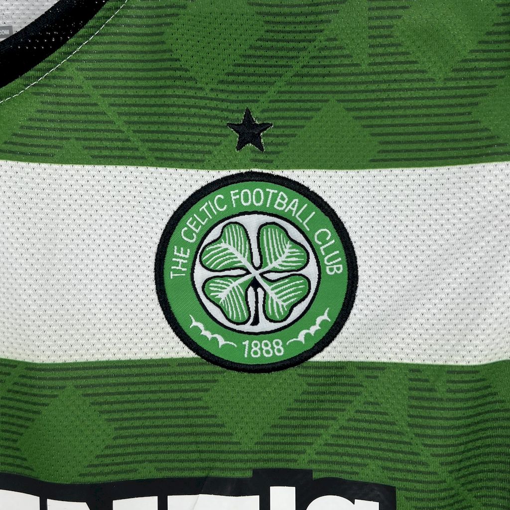 2025042213030217.jpg Retro Celtic 2010/12 Home Jersey - Image 7