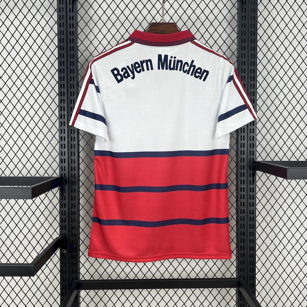 2025042410513828.jpg Retro Bayern Munich 1998/00 Home Jersey - Image 2