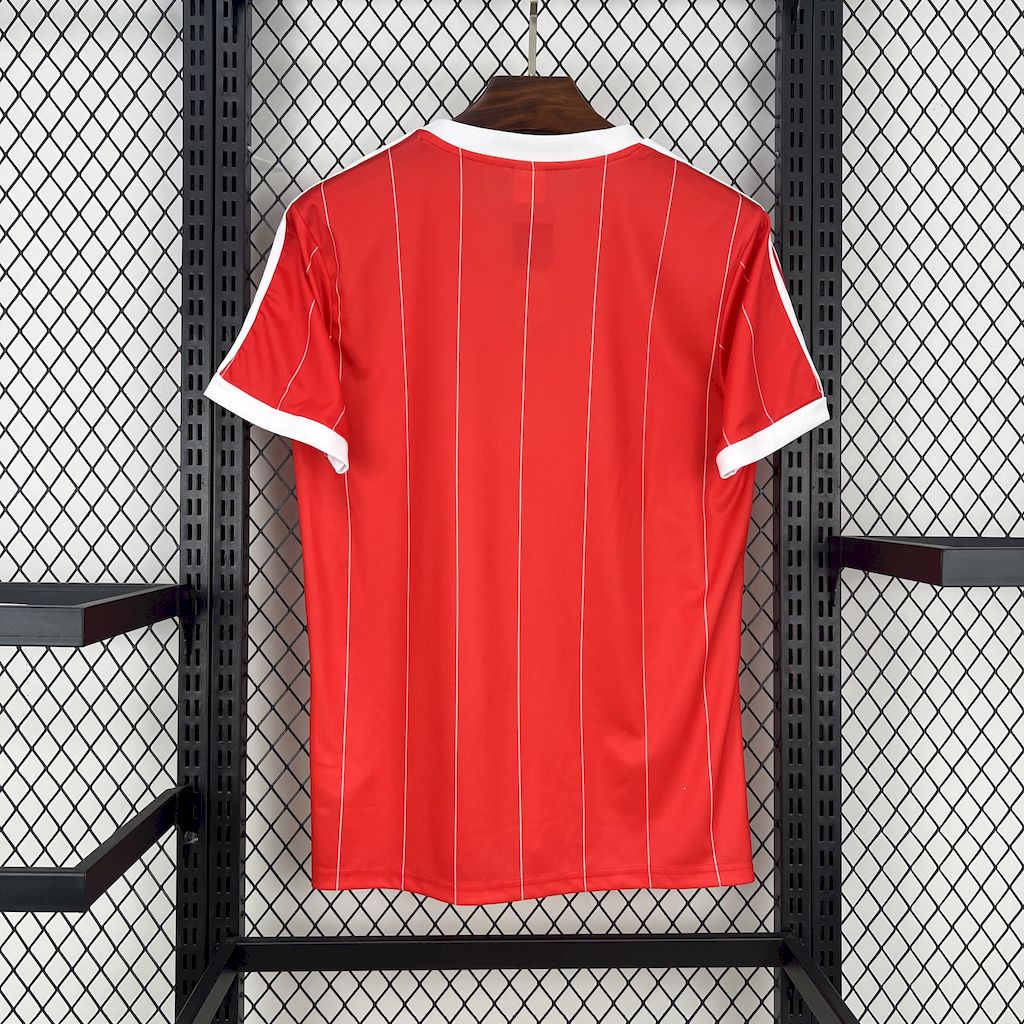 2025042411160595.jpg Retro Hamburger SV 1983/84 Away Jersey - Image 2