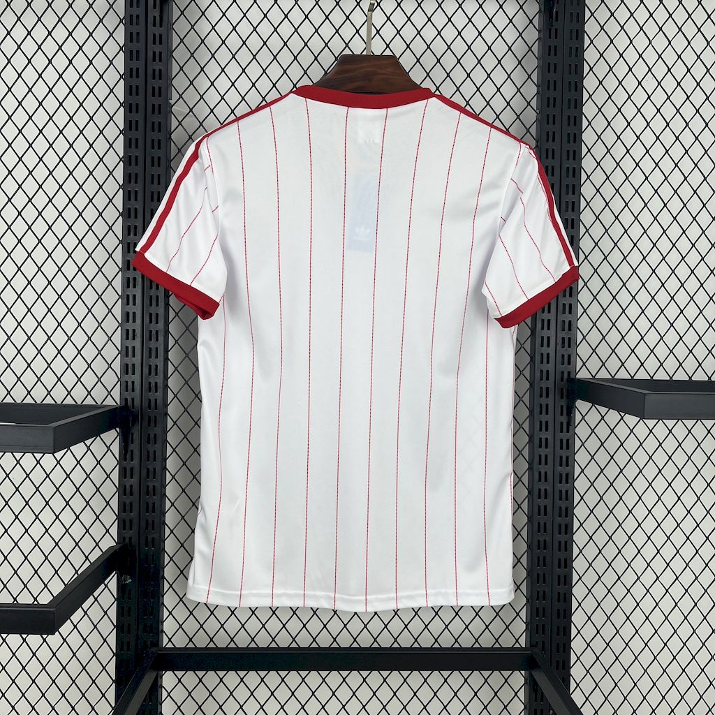 2025042411161565.jpg Retro Hamburger SV 1983/84 Home Jersey - Image 2
