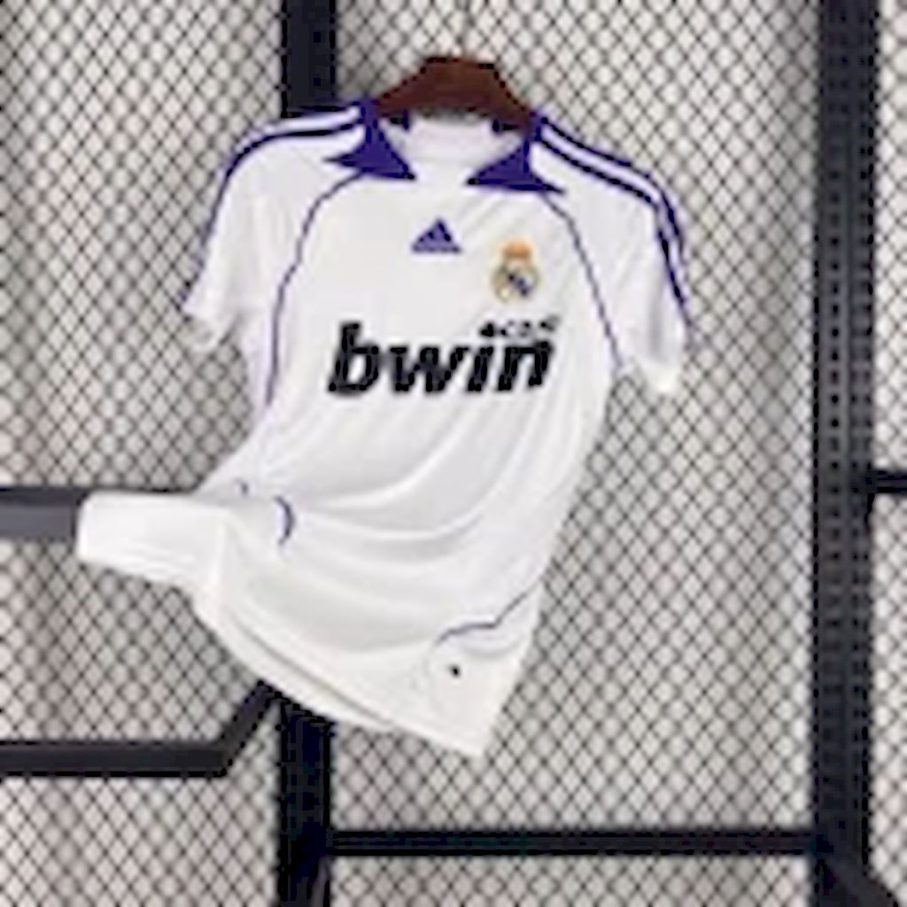 2025042721082513.jpg Retro Real Madrid 2007/08 Home Jersey - Image 1