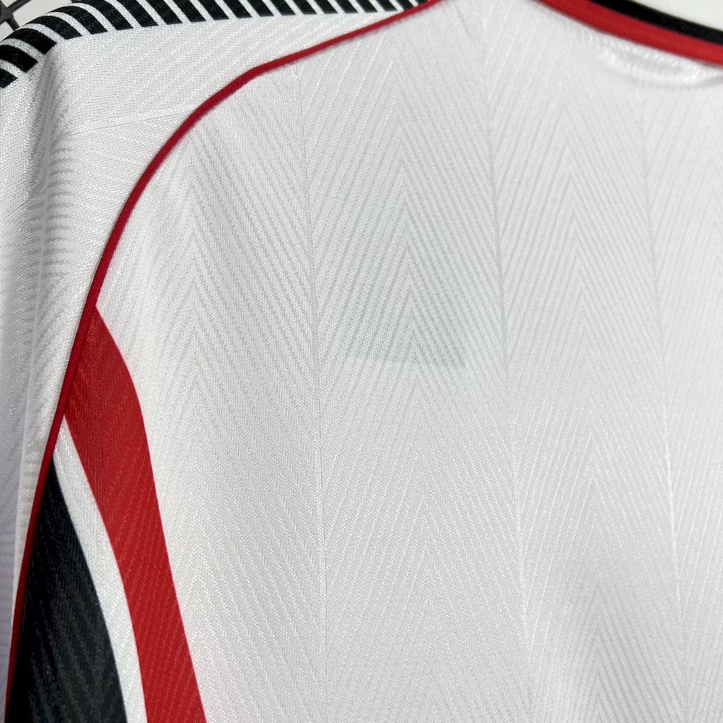 2025043015444985.jpg Retro AC Milan 1997/98 Away Jersey - Image 4