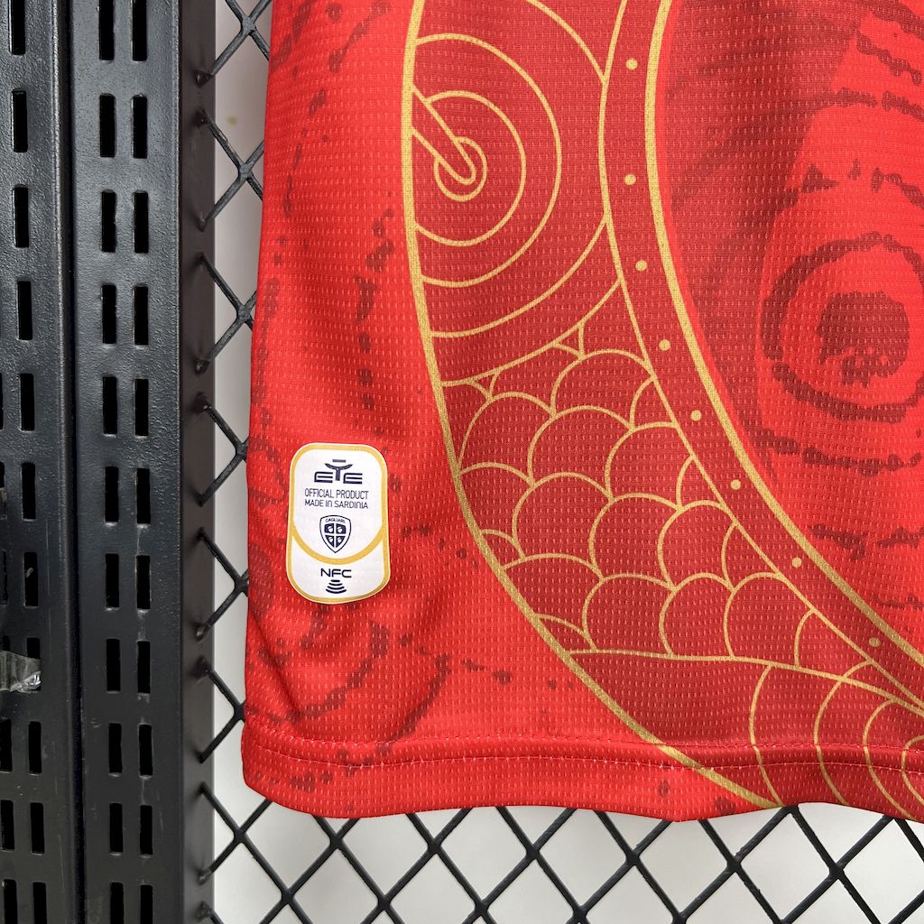 2025050915245594.jpg Mens Cagliari Calcio 2024/25 Year of the Snake Limited Edition Jersey - Image 7