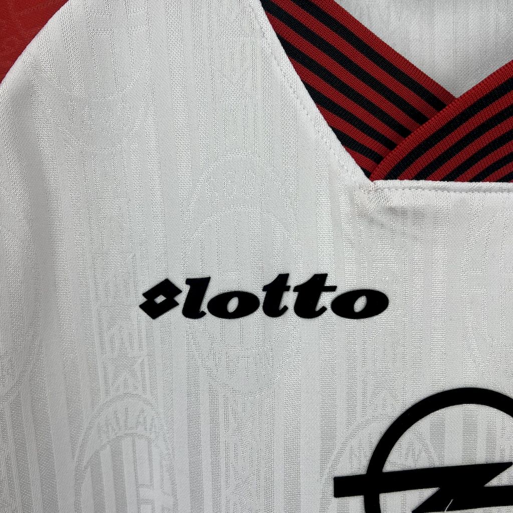 2025051718403634.jpg Retro AC Milan 1997/98 Away Jersey - Image 7