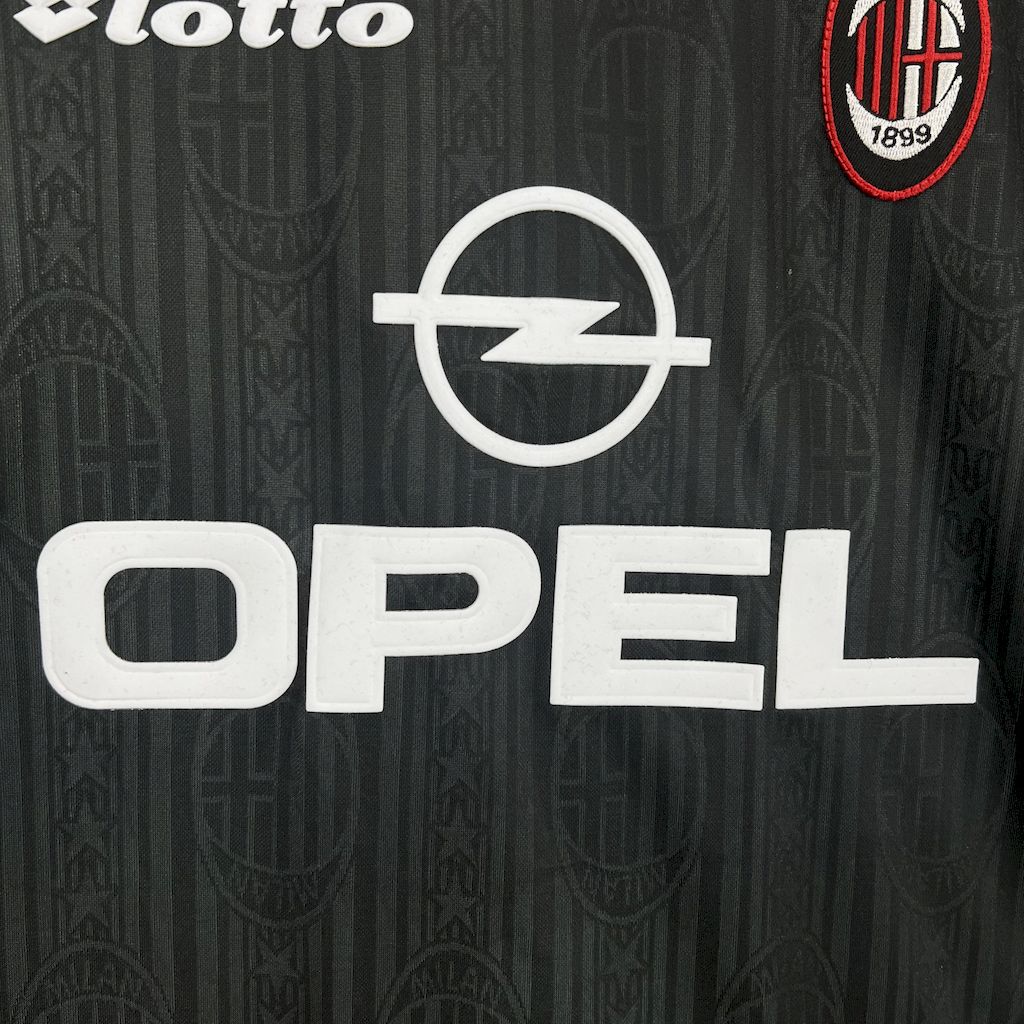 2025051718405586.jpg Retro AC Milan 1997/98 Special Edition Jersey - Image 5