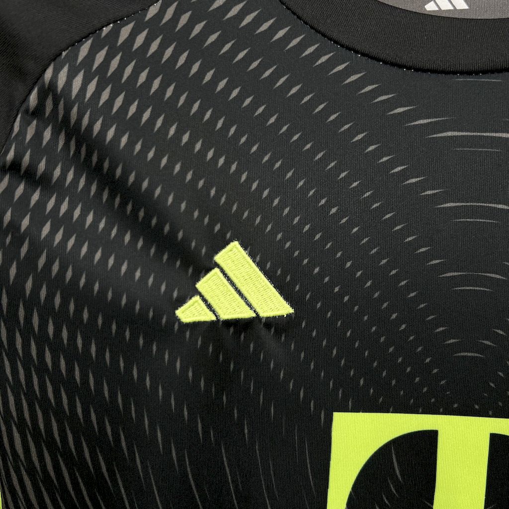 2025051718414259.jpg Kids Bayern Munich 2025/26 Goalkeeper Kit - Image 10