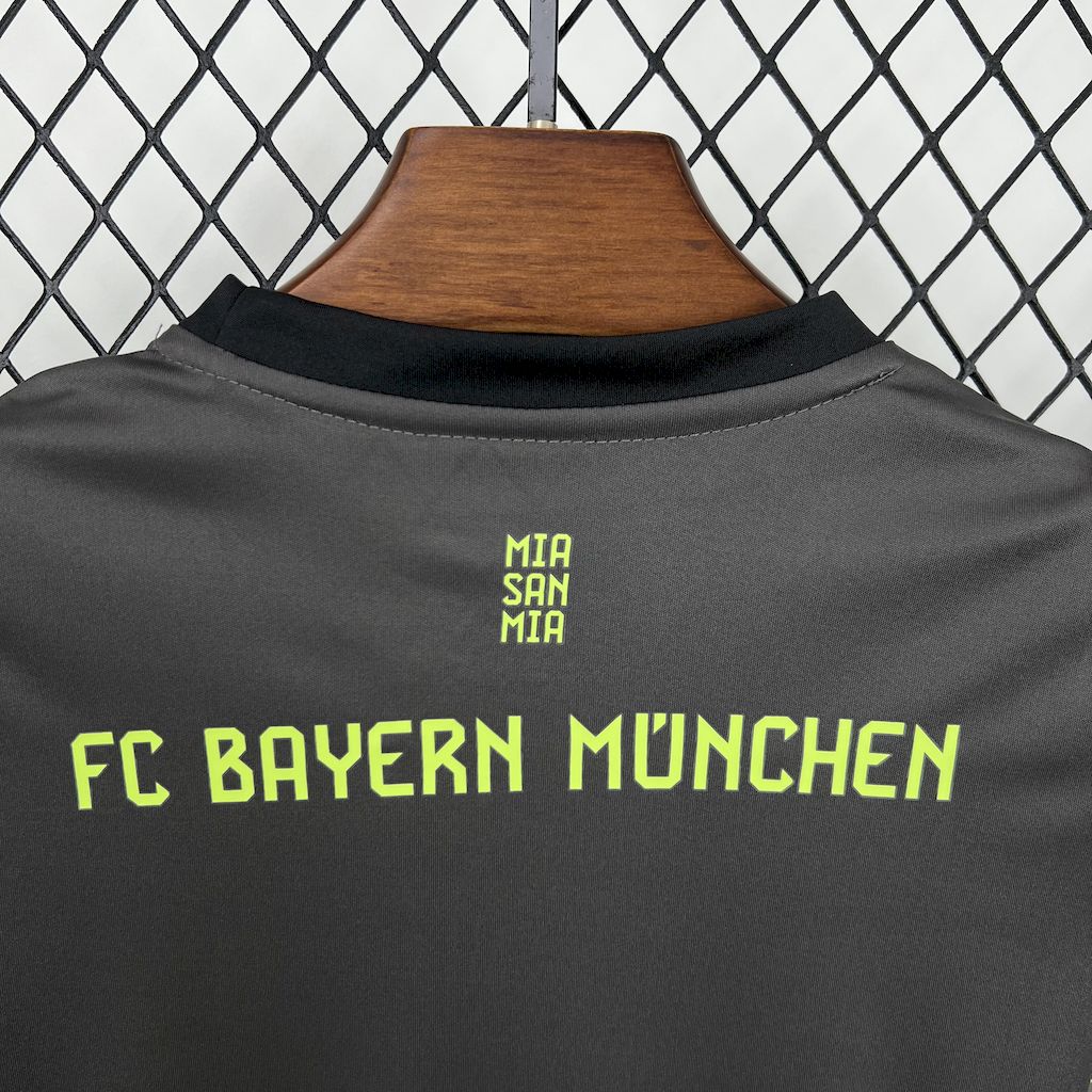 2025051718415681.jpg Kids Bayern Munich 2025/26 Goalkeeper Kit - Image 4