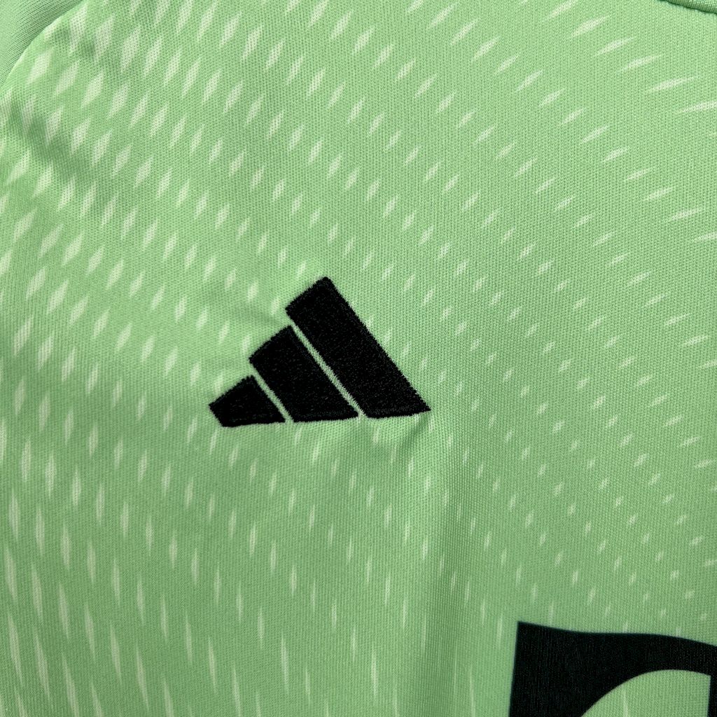 2025051719080336.jpg Kids Bayern Munich 2025/26 Goalkeeper Kit - Image 9