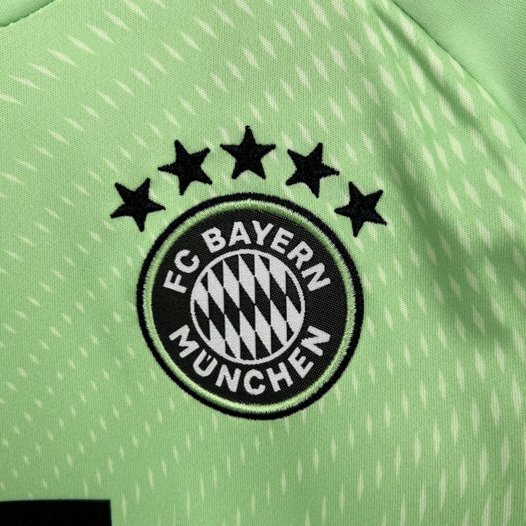 2025051719080463.jpg Kids Bayern Munich 2025/26 Goalkeeper Kit - Image 8