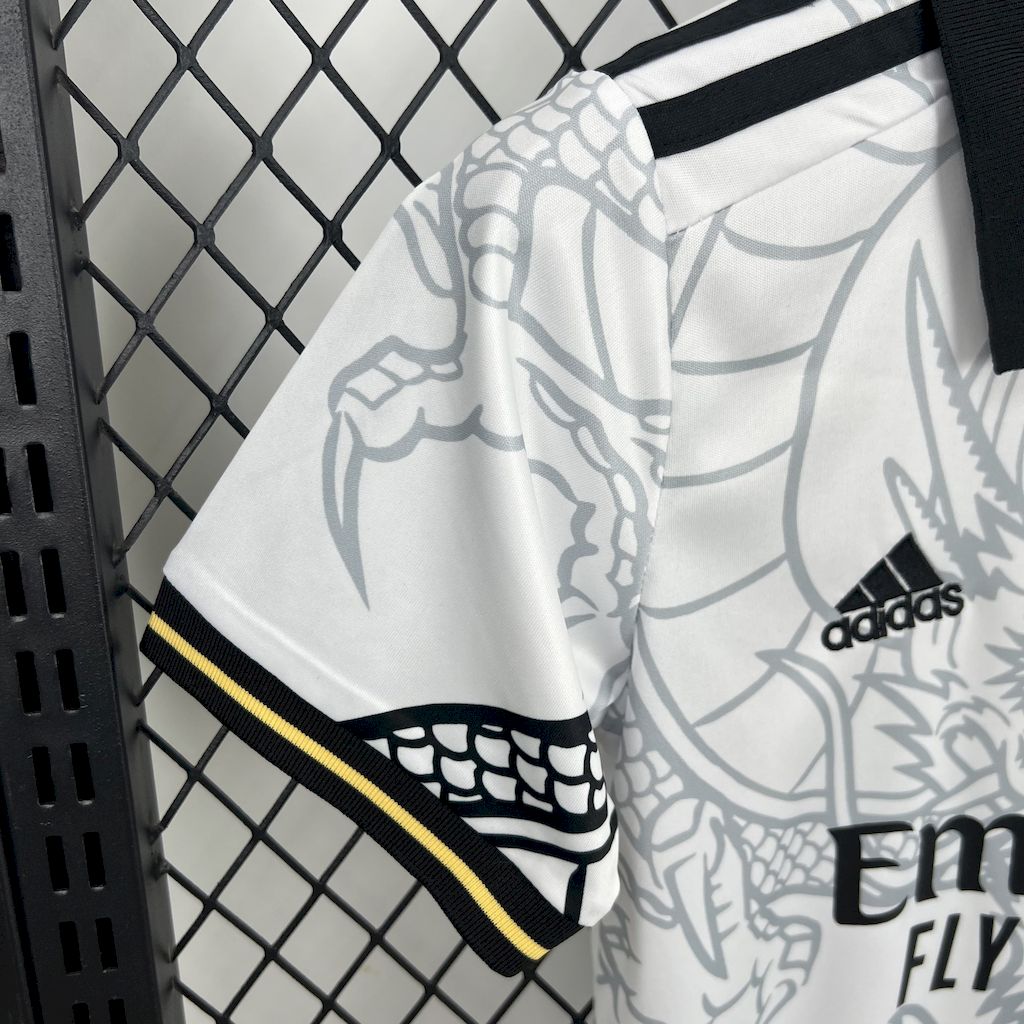 202505171951117.jpg Kids Real Madrid 2022/23 Dragon Kit - Image 5