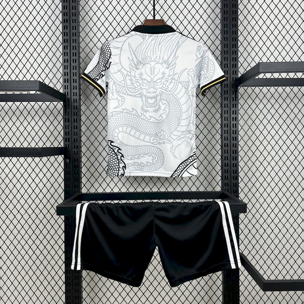 2025051719511575.jpg Kids Real Madrid 2022/23 Dragon Kit - Image 2