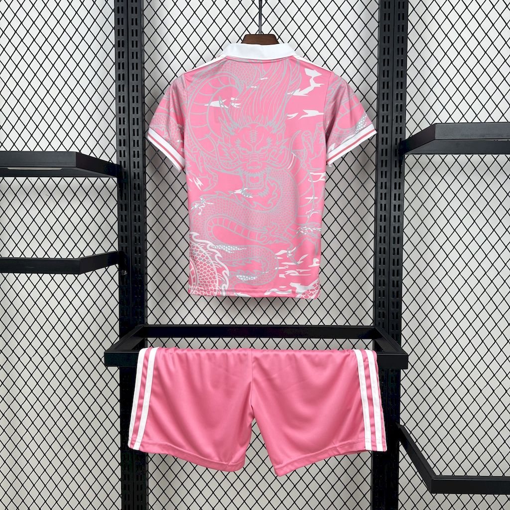 2025051719513019.jpg Kids Real Madrid 2023/24 Pink Dragon Special Edition Kit - Image 2