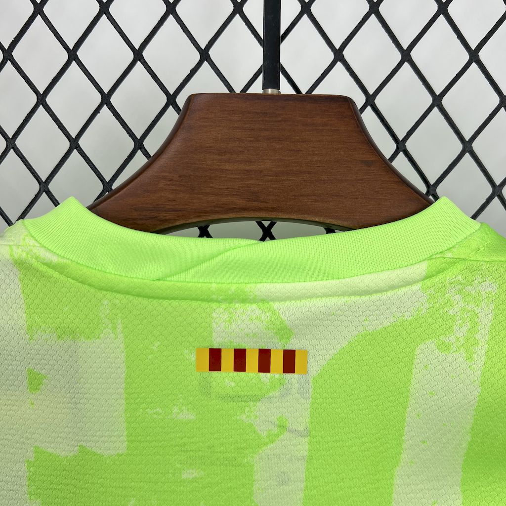 2025052415591541.jpg Kids Barcelona 2024/25 Third Travis Scott Edition Kit - Image 4