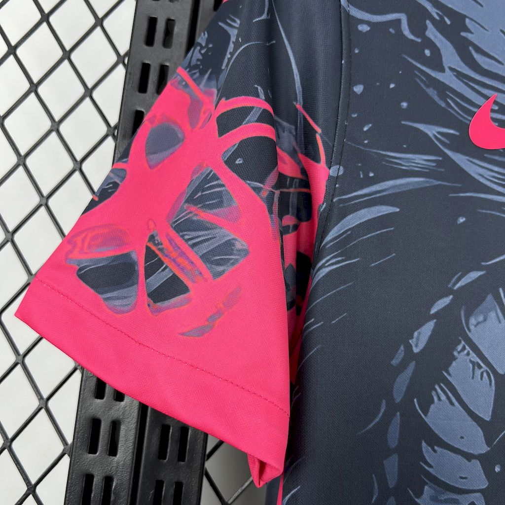 2025053008584231.jpg Mens Barcelona 2025/26 Black-Red Dragon Edition Jersey - Image 8