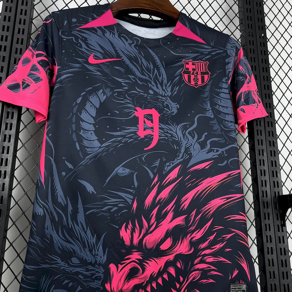 2025053008584846.jpg Mens Barcelona 2025/26 Black-Red Dragon Edition Jersey - Image 3