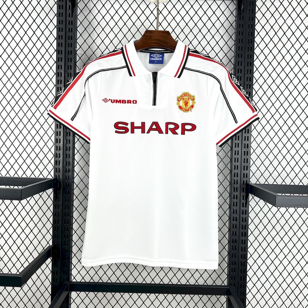 2025053009113914.jpg Retro Manchester United 1998/99 White Jersey - Image 4