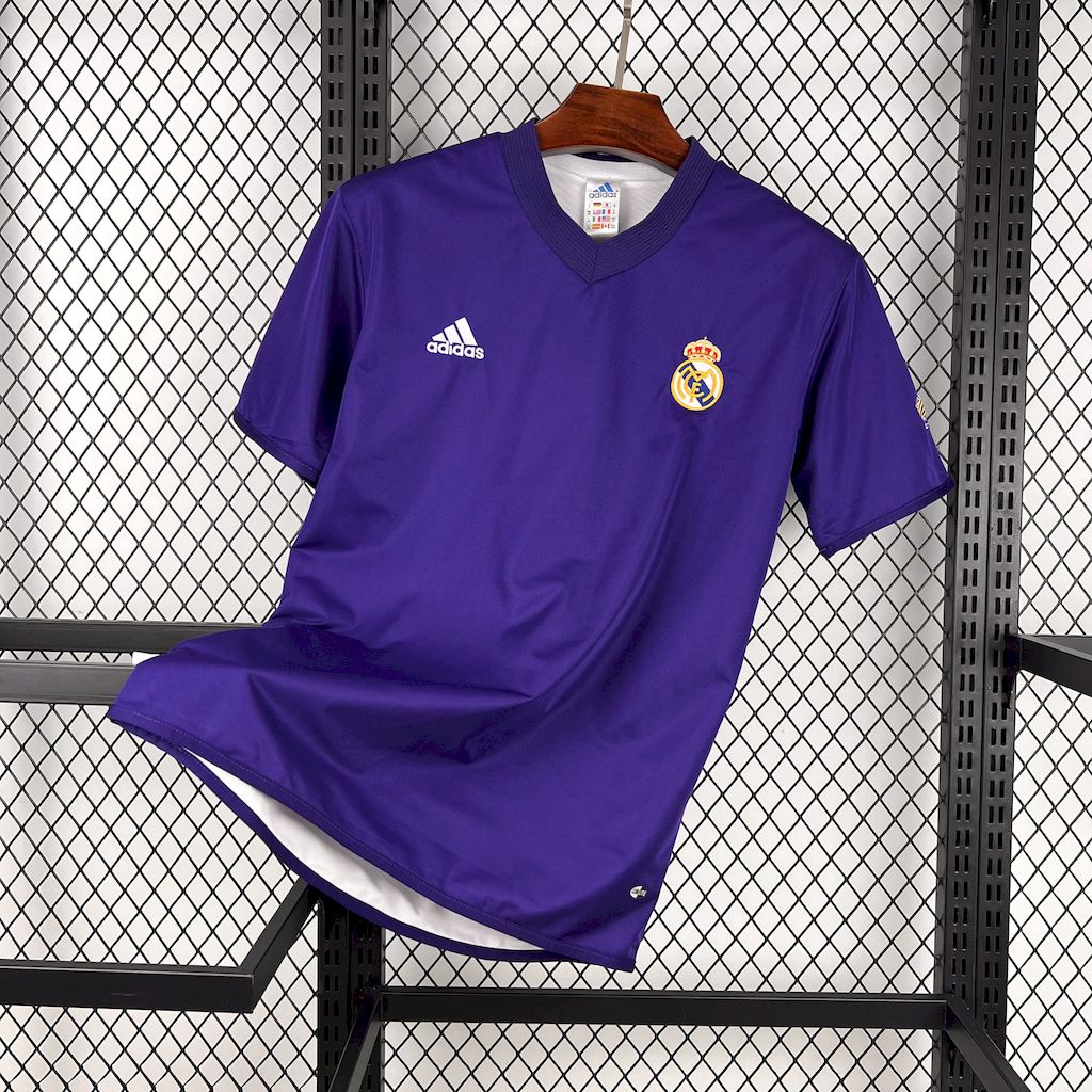 2025053009215315.jpg Retro Real Madrid 2002/03 Reversible Double-sided Third Jersey - Image 1