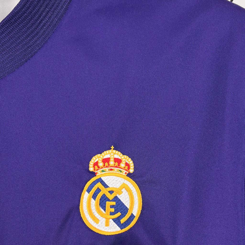 2025053009215771.jpg Retro Real Madrid 2002/03 Reversible Double-sided Third Jersey - Image 5