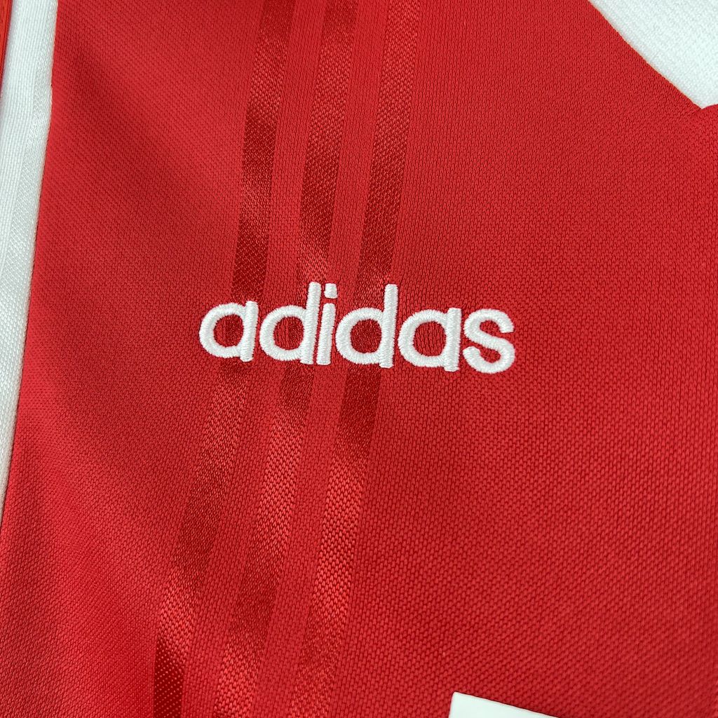 2025061109295929.jpg Retro Benfica 1997/98 Home Jersey - Image 6
