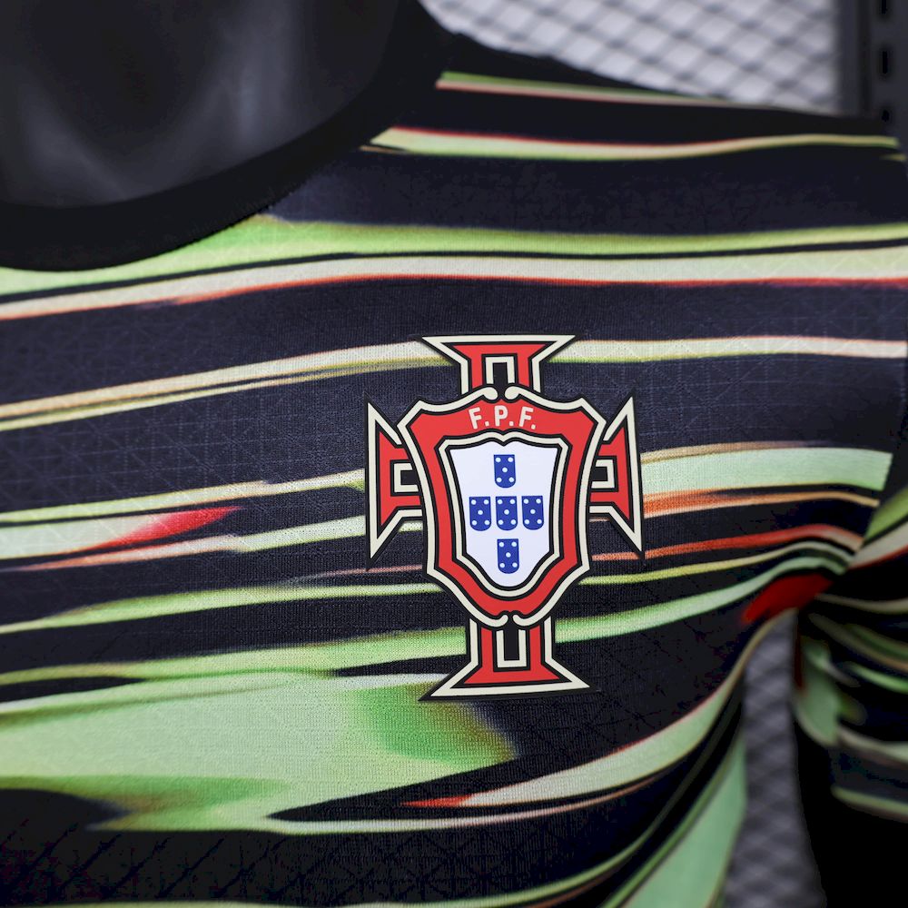 2025061216091386.jpg Mens Portugal 2025/26 Camouflage Pre-Match Authentic Jersey - Image 4
