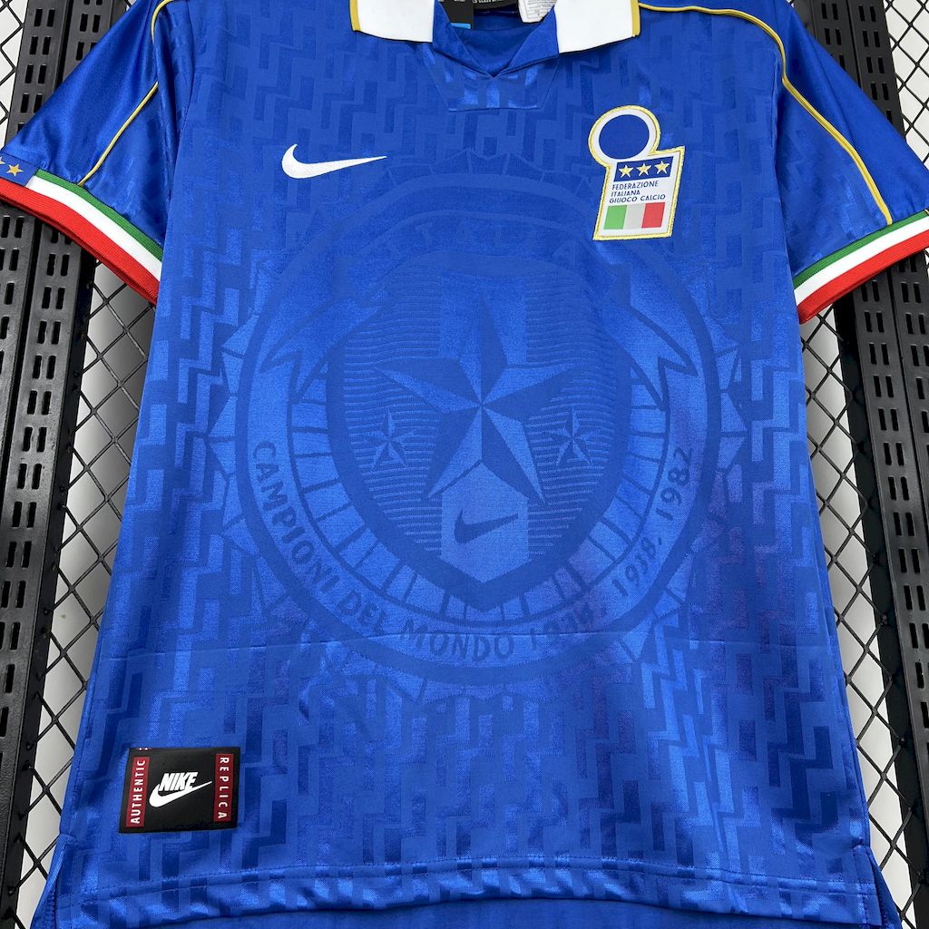 2025061915274167.jpg Retro Italy 1995 Home Jersey - Image 4