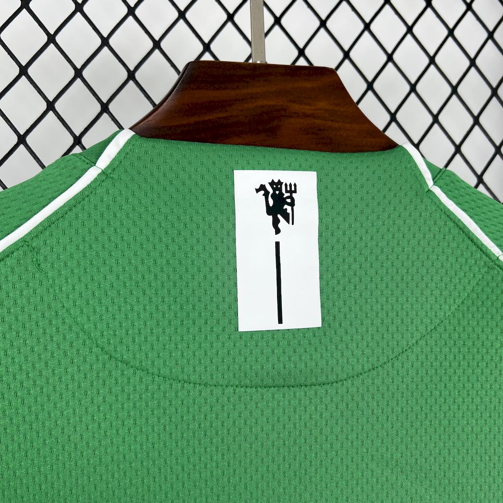 2025061915281851.jpg Retro Manchester United 2007/08 Goalkeeper  Long Sleeve Jersey - Image 3