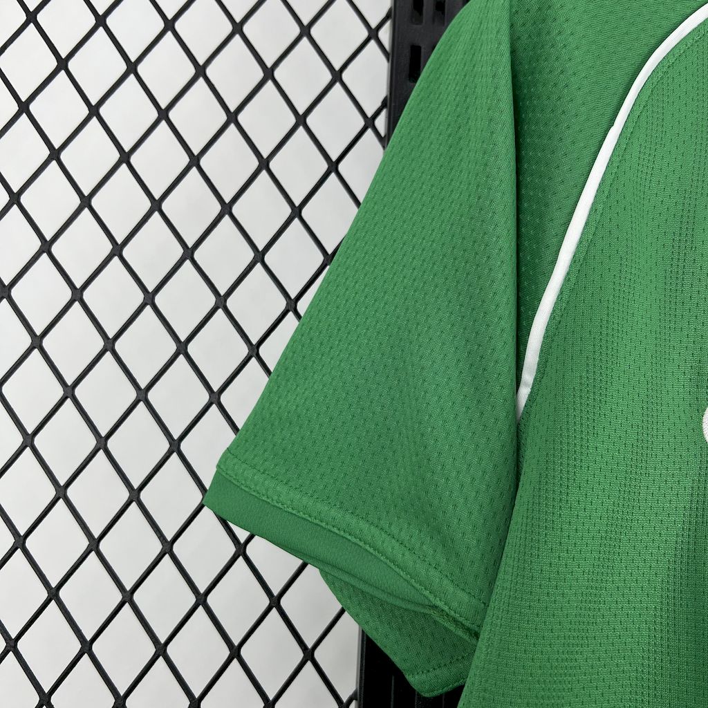 2025061915282587.jpg Retro Manchester United 2007/08 Goalkeeper Jersey - Image 9