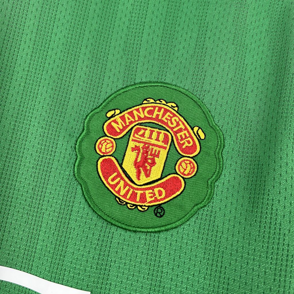2025061915283119.jpg Retro Manchester United 2007/08 Goalkeeper Jersey - Image 7