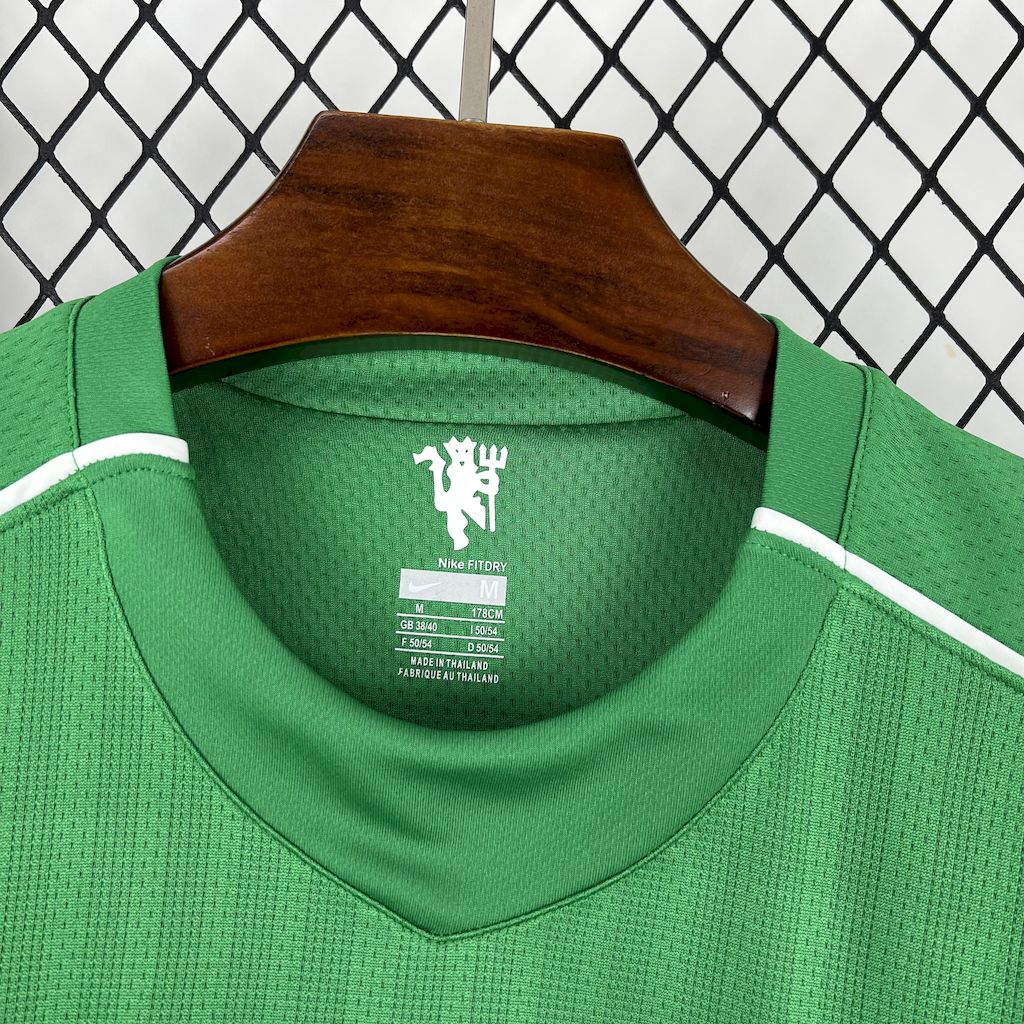 2025061915283442.jpg Retro Manchester United 2007/08 Goalkeeper Jersey - Image 6