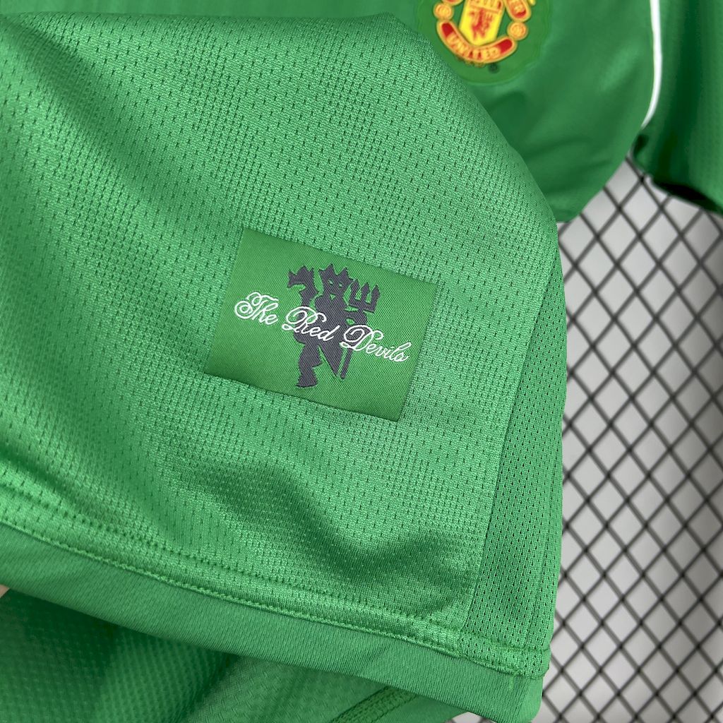 2025061915284051.jpg Retro Manchester United 2007/08 Goalkeeper Jersey - Image 4